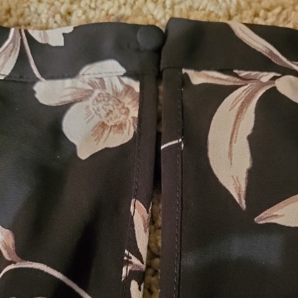 Maurices Black and Off White Blouse - Picture 9 of 11